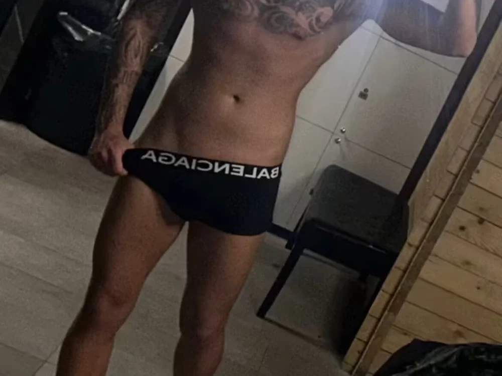 Dragansexyy's Offline XXX Chat
