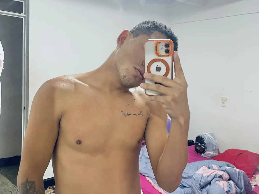 Tony_061005's Offline XXX Chat
