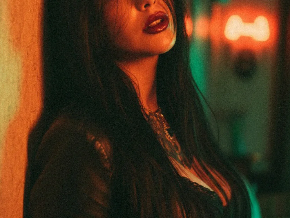 emi_otaku cover photo