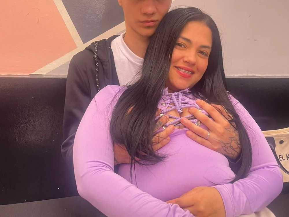 TwinFlamesX69's Offline XXX Chat