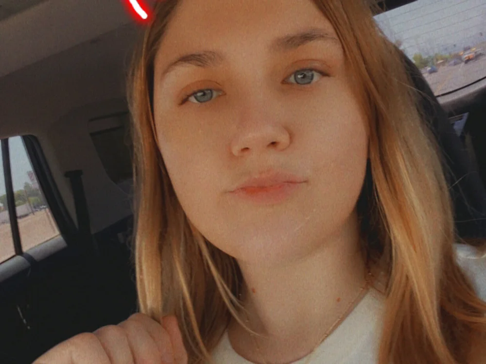 MaddyAZBaddie's Offline Chat Room