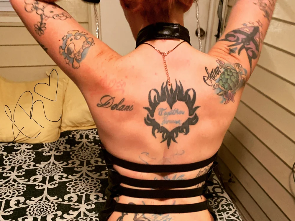 YourWishIsMyDemand's Offline XXX Chat