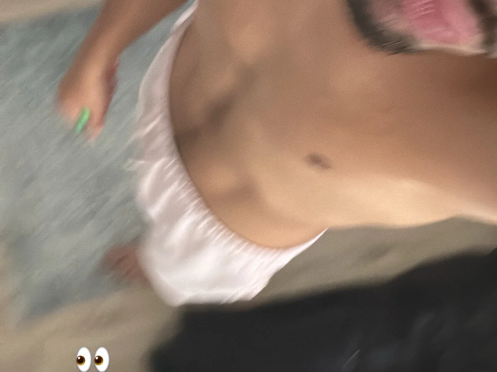 youngdick2113 離線 XXX 聊天