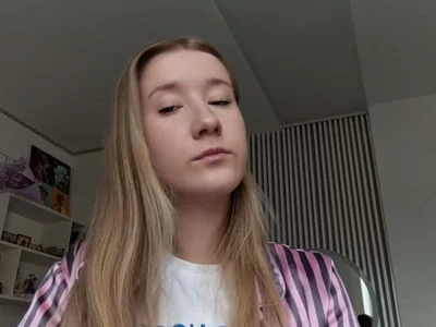 MerrileeReisser Female Teen XXX Cam