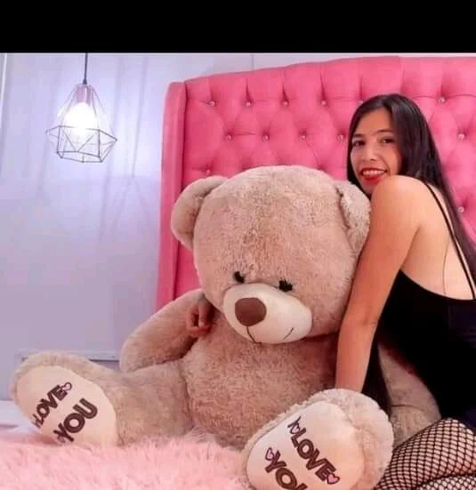 Geraldine_09's Offline XXX Chat