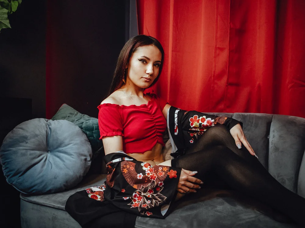 moms_lil_kitty's Offline XXX Chat