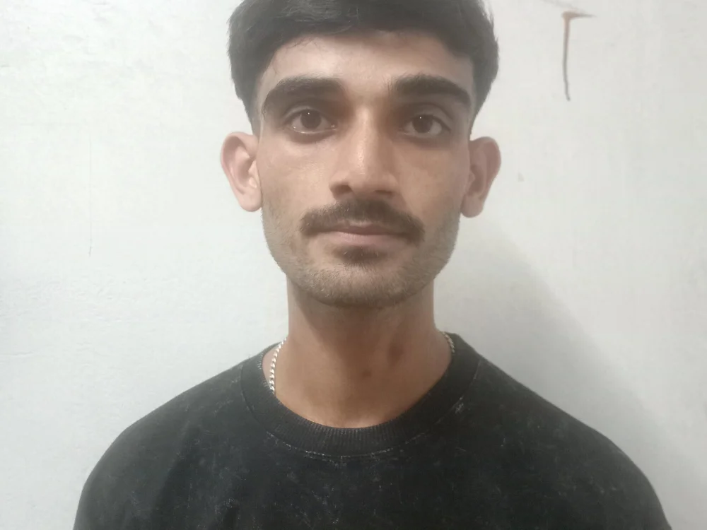 Rahul__27's Offline Chat Room