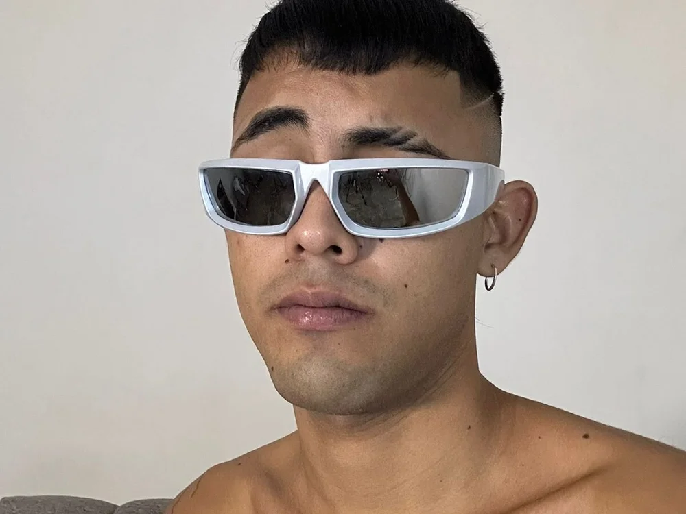 fuck_bigcock69 offline XXX-chat