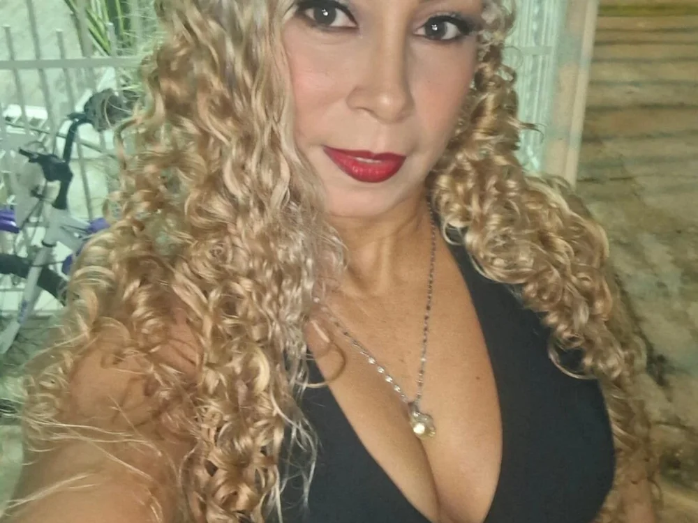 แชท XXX ออฟไลน์ของ AlayaGomez