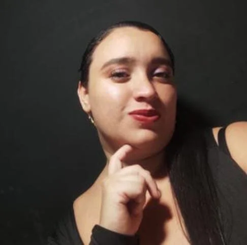 emy_liv's Offline Chat Room