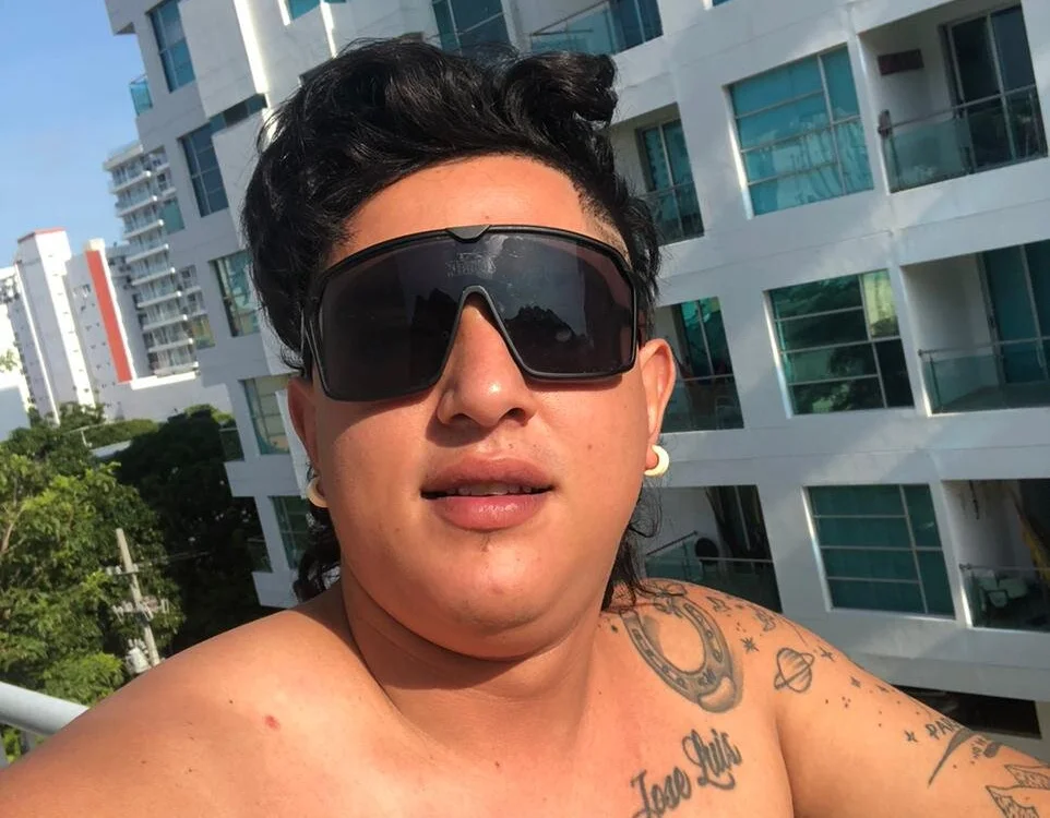 skyhot21 Offline XXX-chat