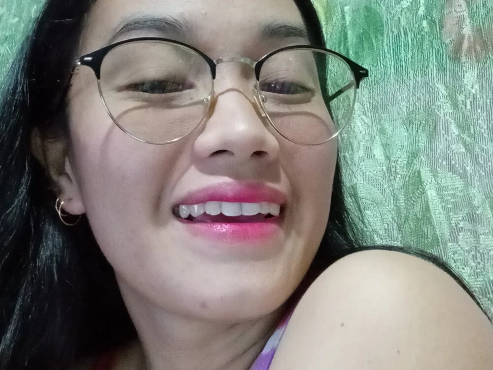 CreamyPussy30 Chat XXX offline