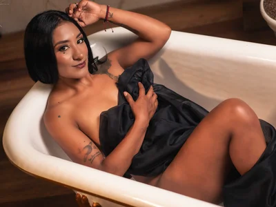 Dulce-nicoll Female Girls Online Cam Strip