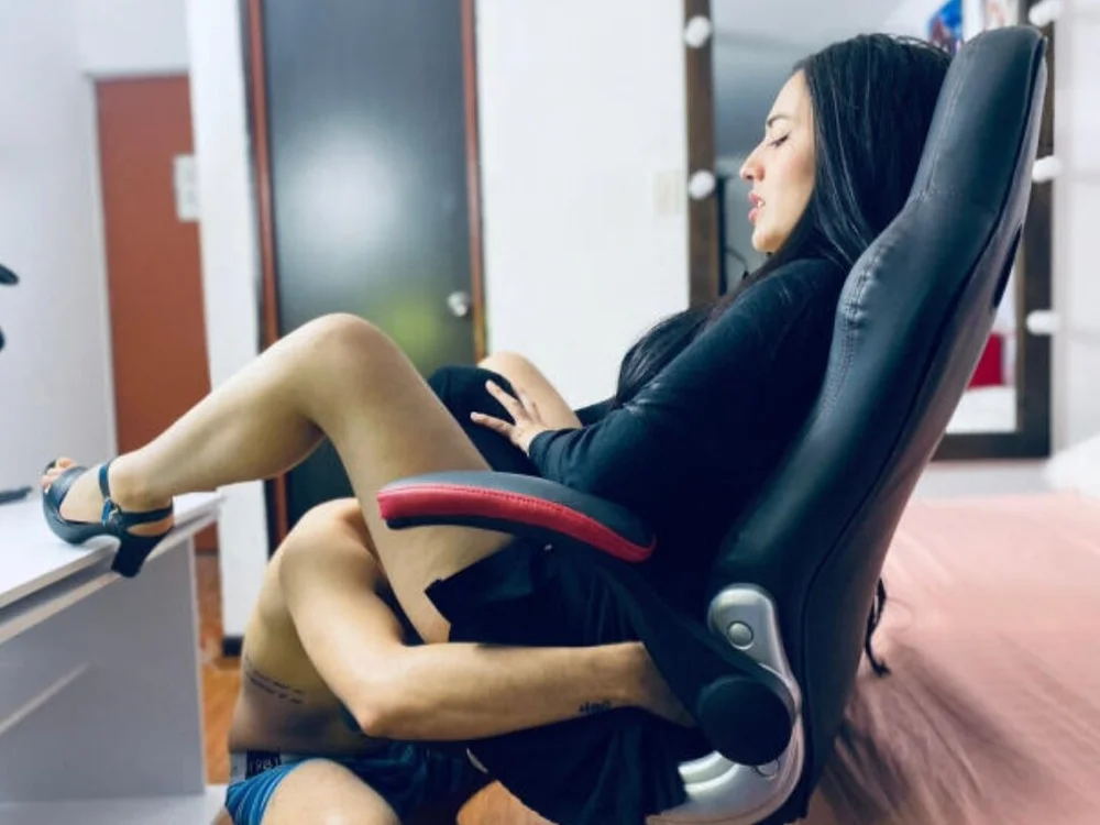 ParisAndDaniel's Offline Chat Room