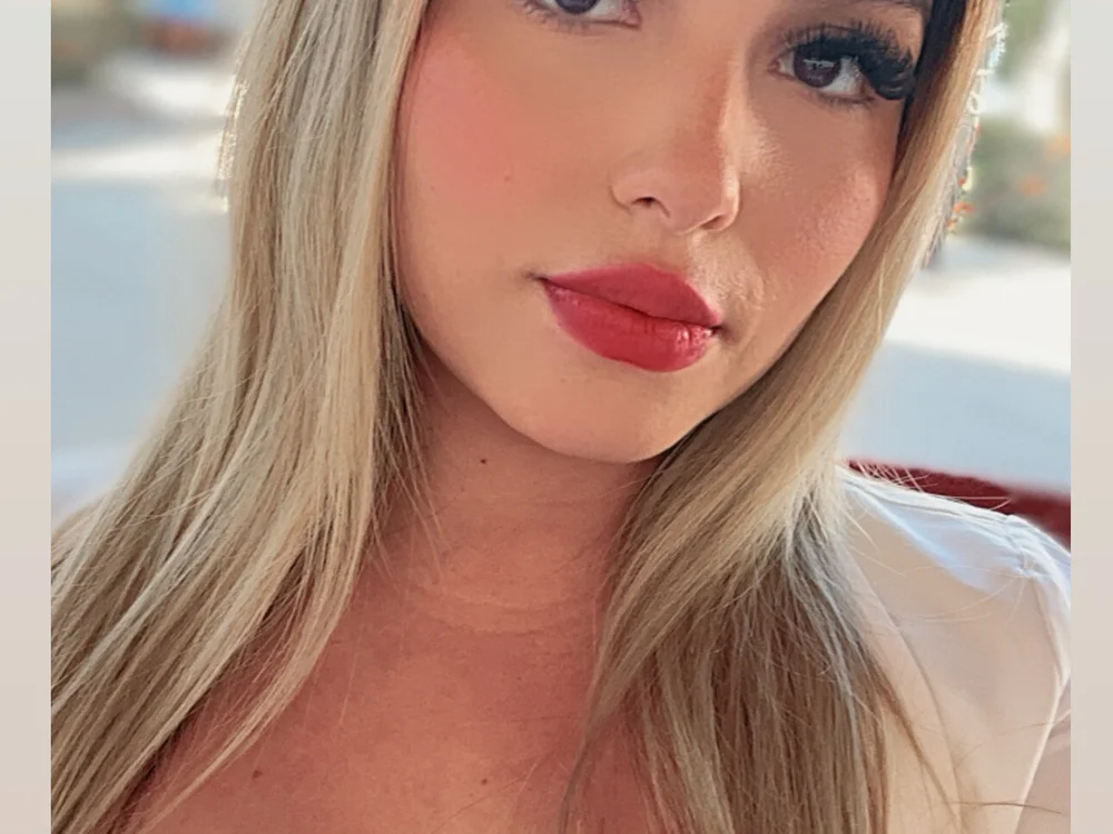 valentinaa99's Offline XXX Chat
