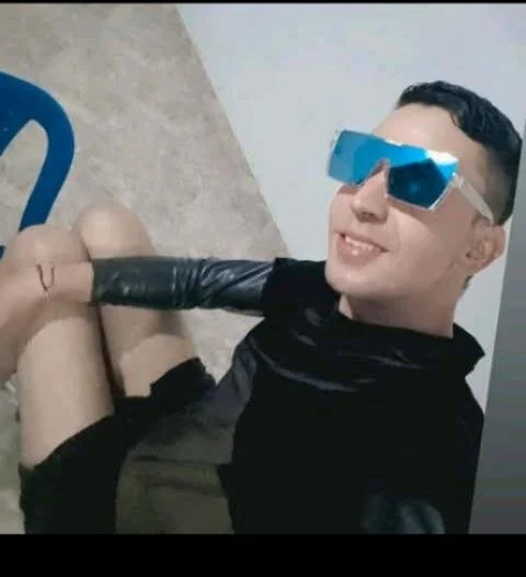 Offline chatovací místnost alexandro_alluring