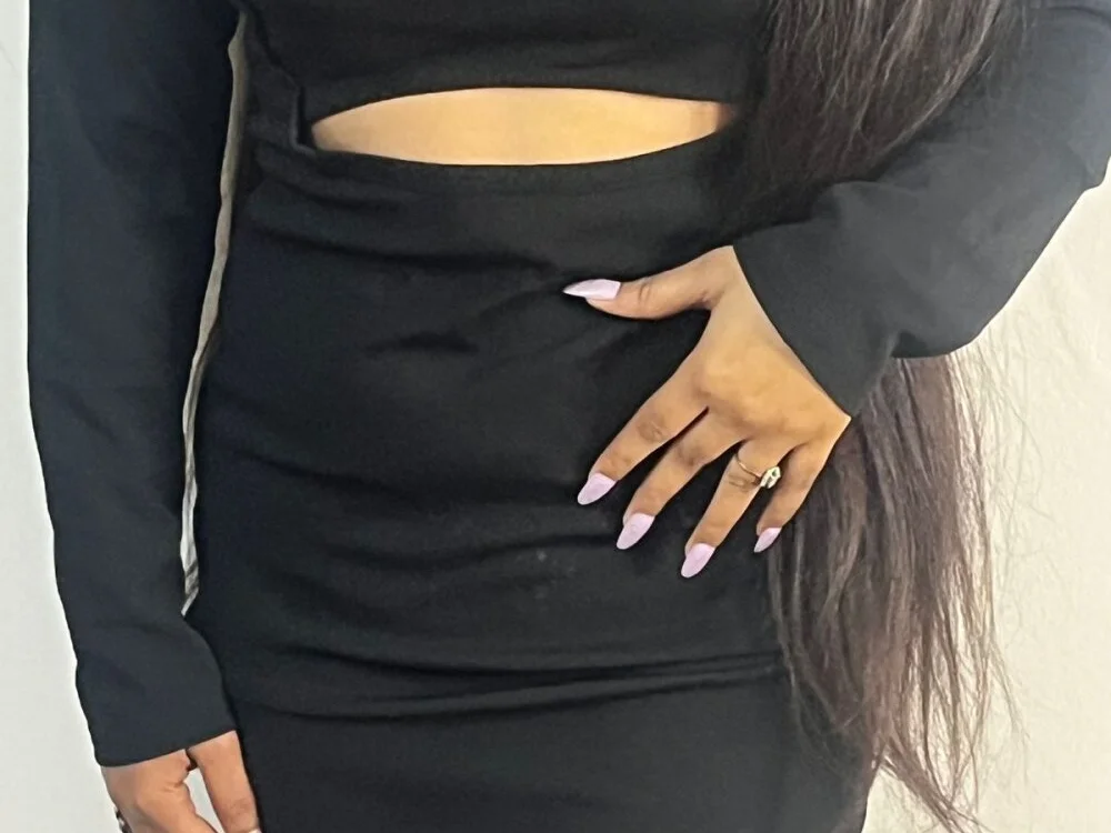 Model_Shalini Chat XXX offline