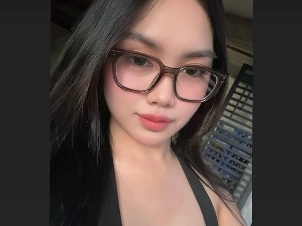 xxMollyGrandexx's Offline Chat Room