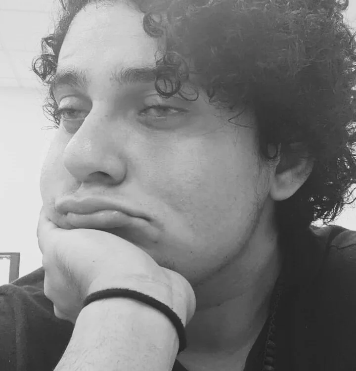 ricitosdecarbon's Offline Chat Room