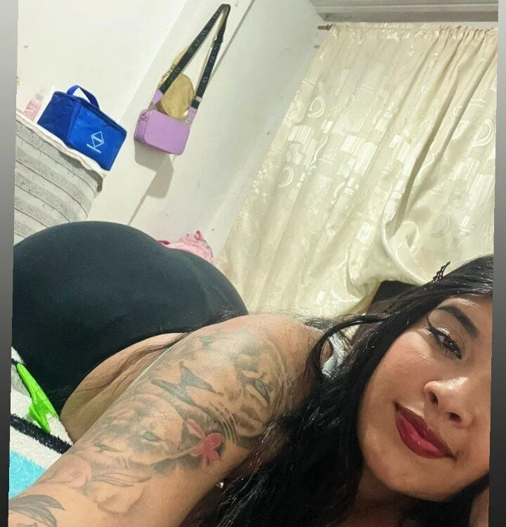 Mia__Kross_ Chat XXX Ngoại tuyến