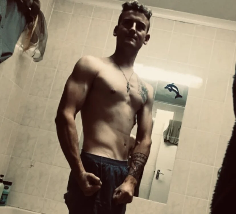 Chat +18 off-line de FestiveWolf225