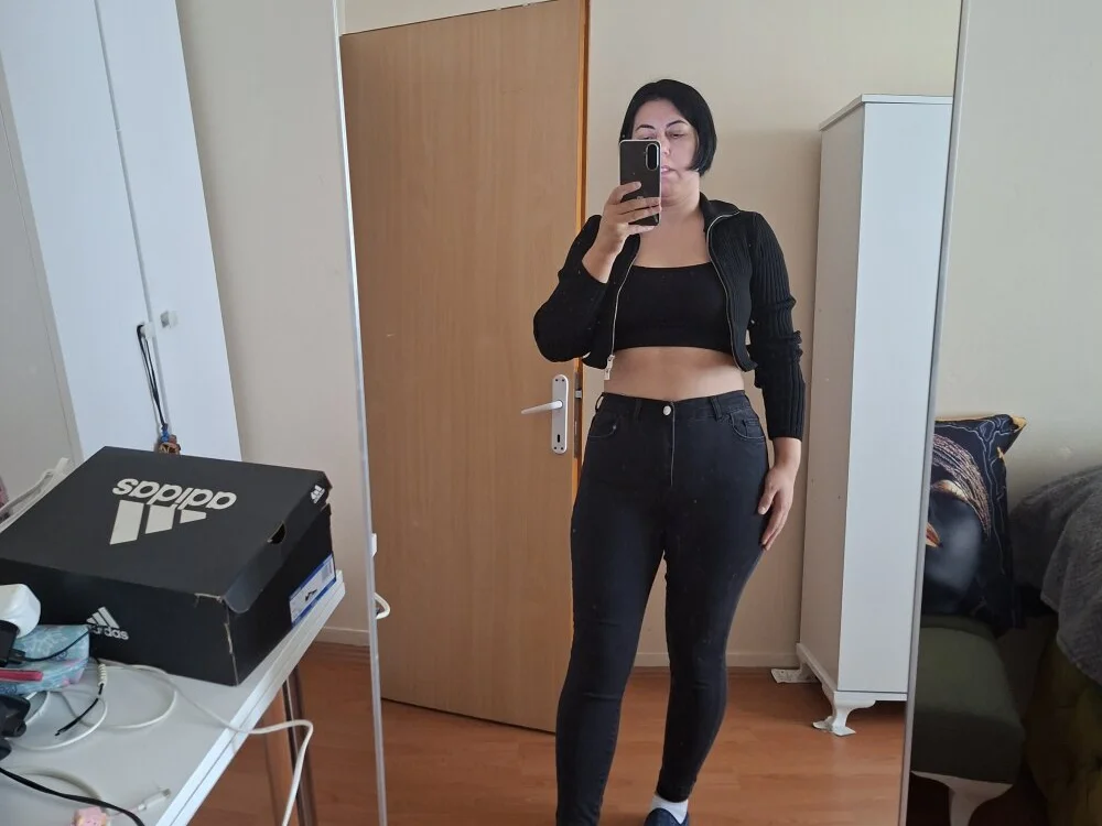 Akrepleyla38のオフラインXXXチャット