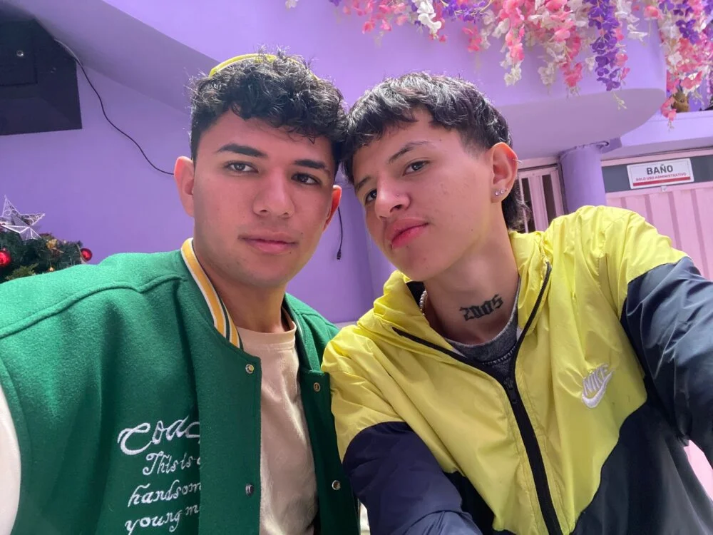 iam__lukas__ 離線 XXX 聊天