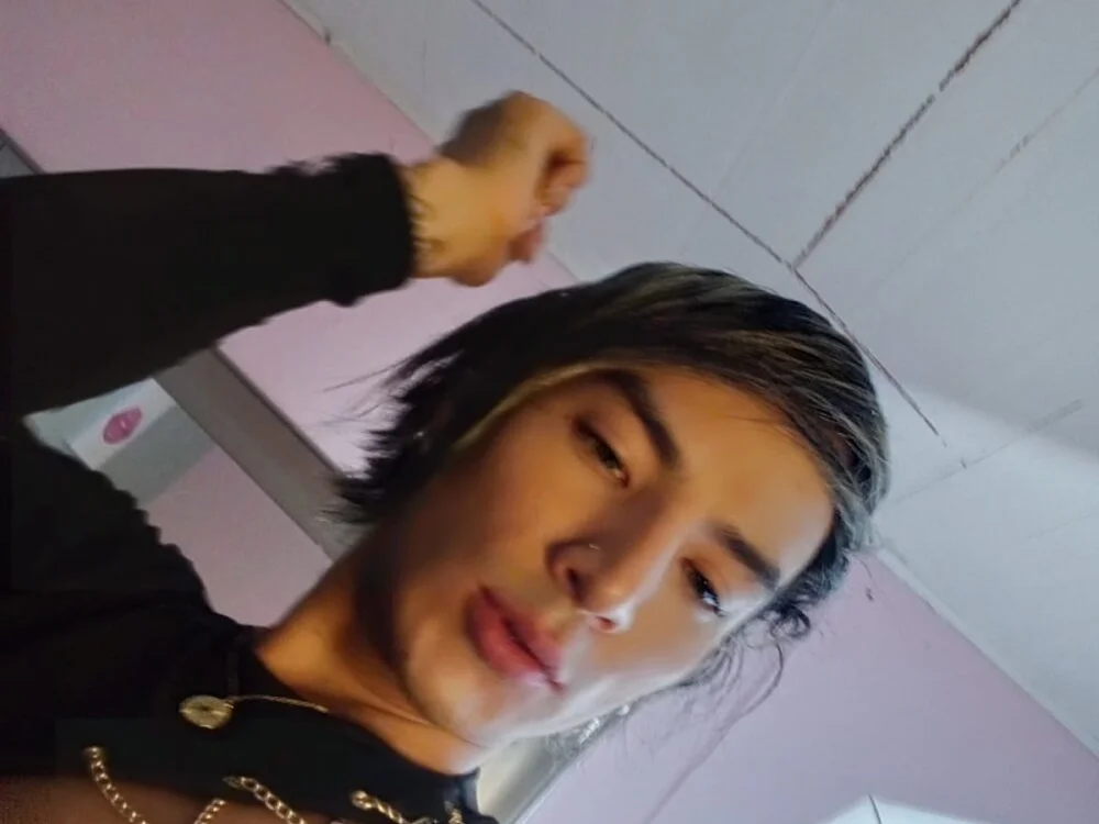 georgie_latin99's Offline XXX Chat