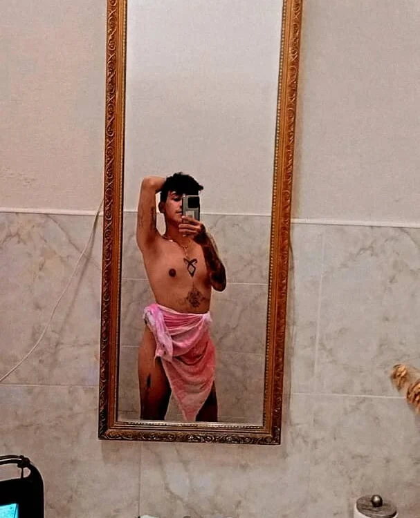 Sexyguy2503 offline chatrum