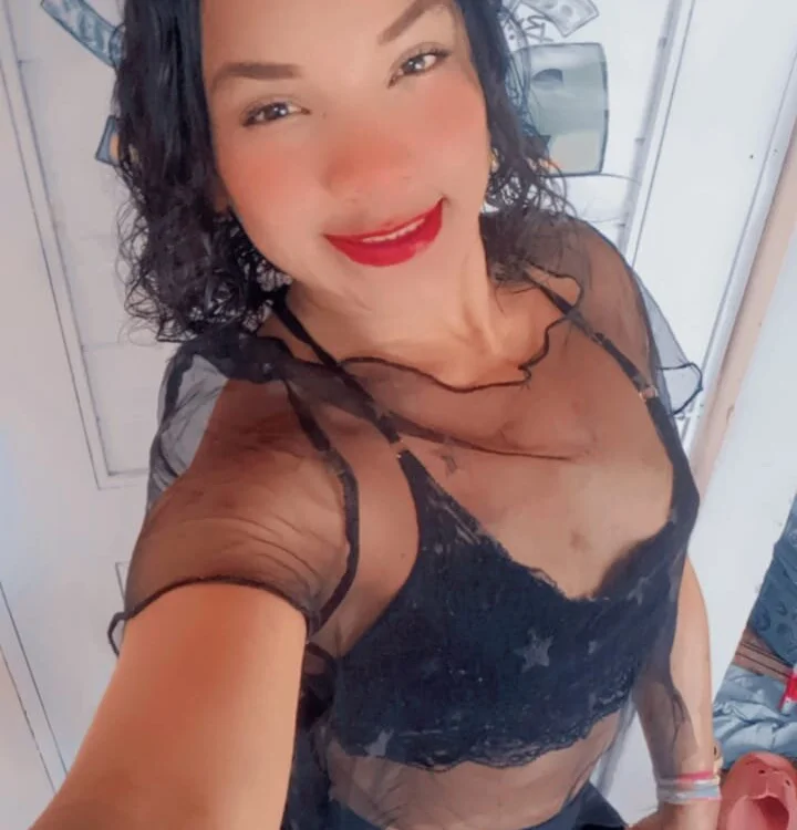 LarissaFlorence_ offline chatrum
