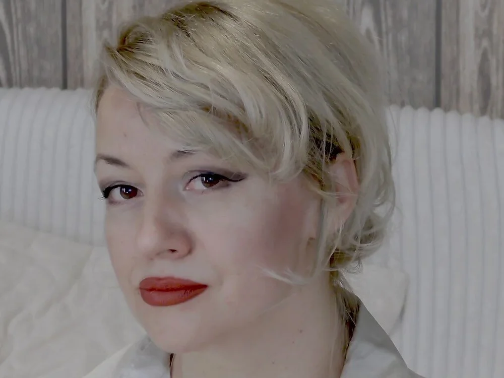 Czat XXX offline – ClassyTinaa