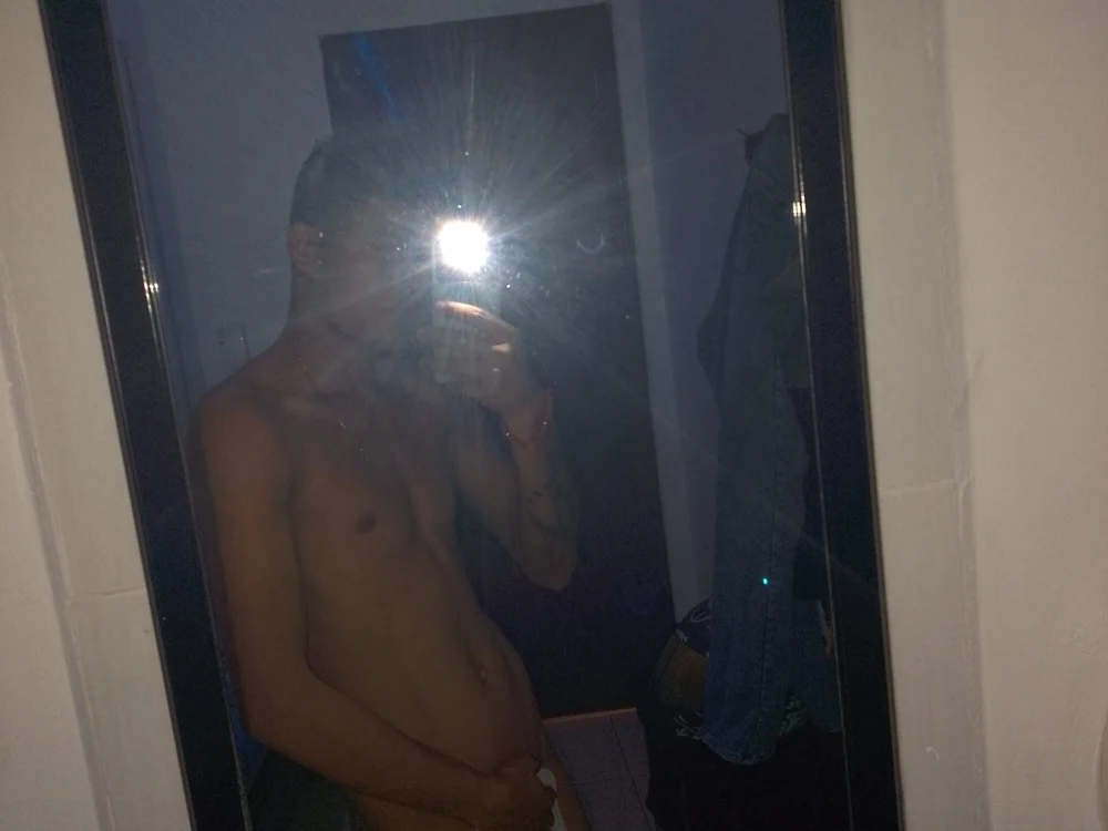 Moreno_perverso22's Offline XXX Chat