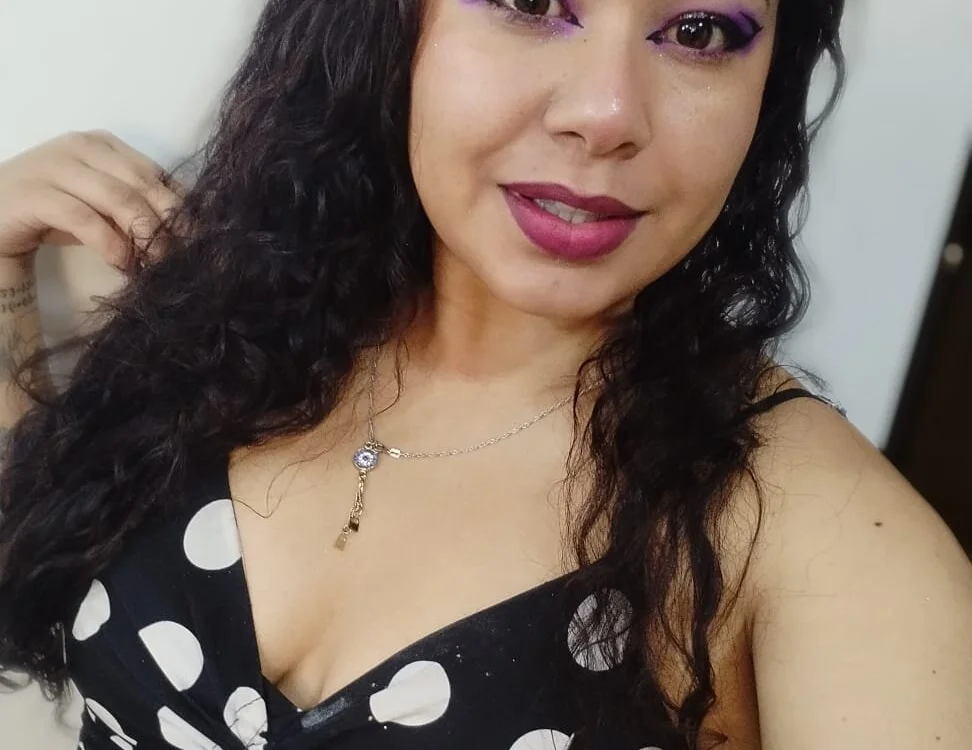 Ashleyspinelli's Offline Chat Room
