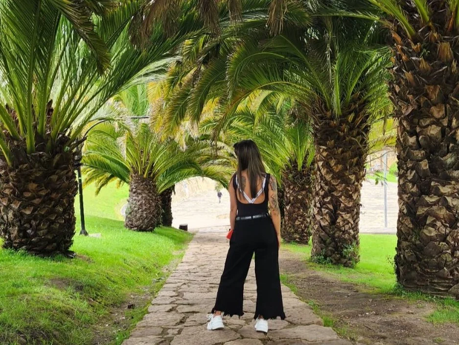 دردشة Caroline_dh الجنسية المباشرة