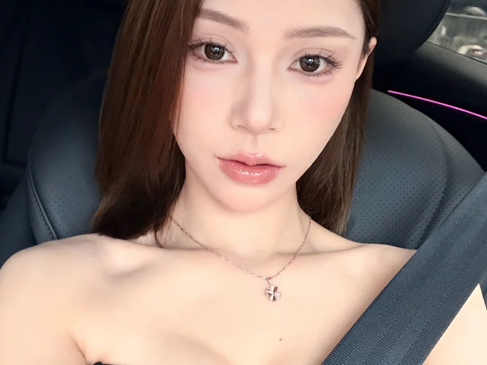 Offline XXX chat modela yu-33