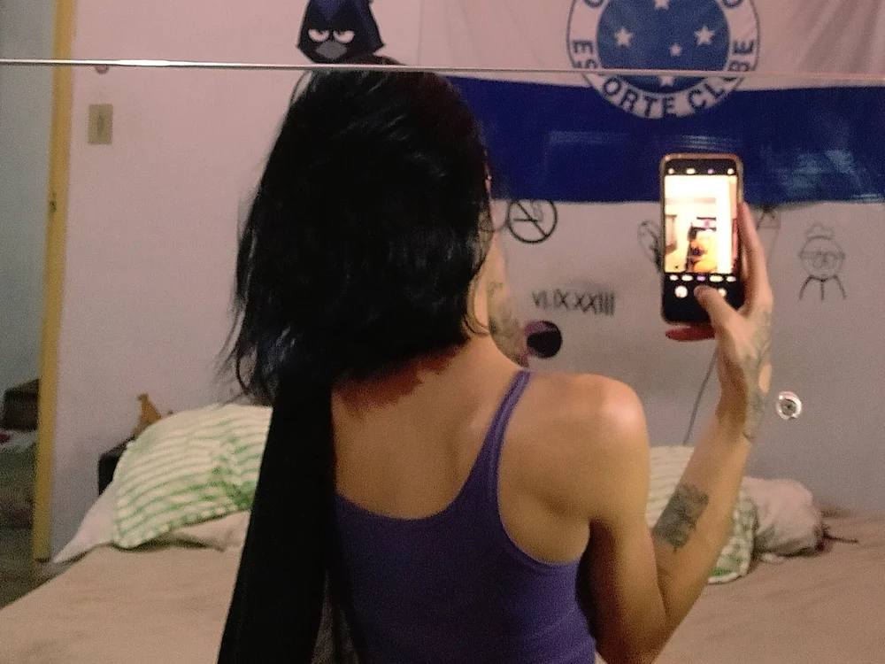 lia_ay's Offline Chat Room