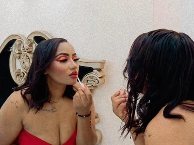 Lawrenhils webcam livesex profile in curvy cams