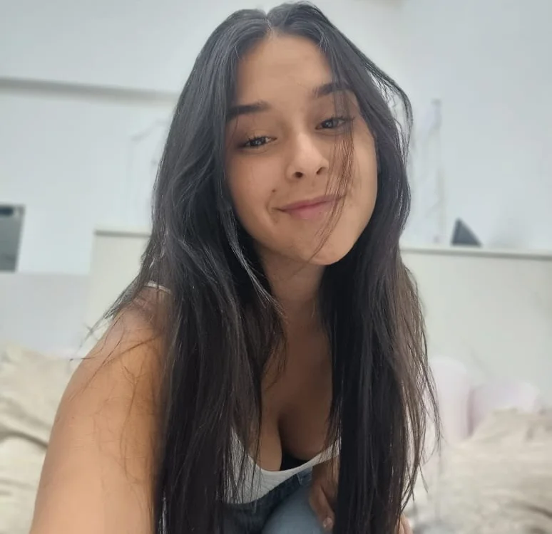 LizzGomez_'s Offline Chat Room