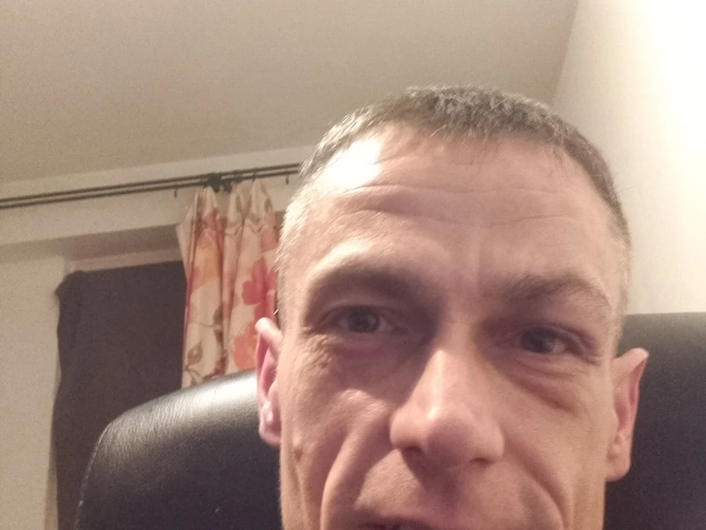 strachy22's Offline Chat Room