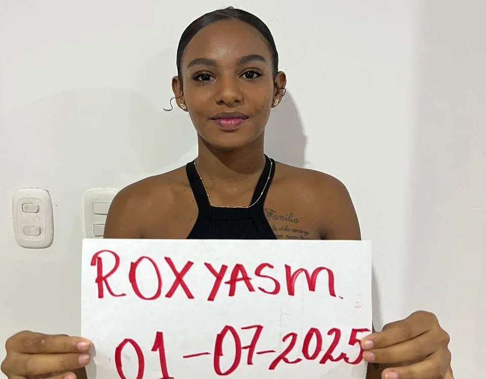 roxyasm's Offline Chat Room