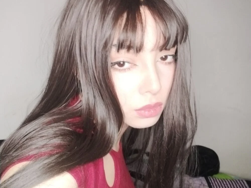 LinnieBridgham 離線 XXX 聊天