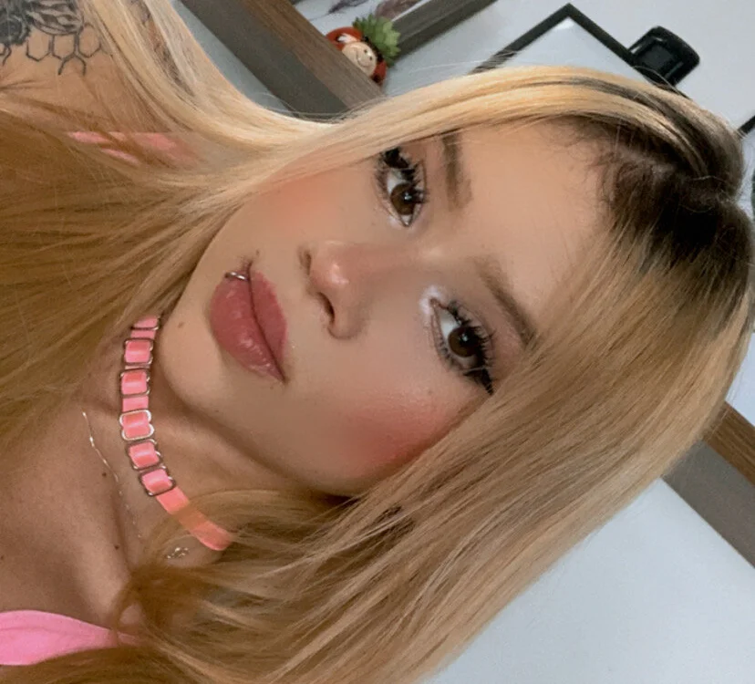 Офлайн-чат XXX Kinky__Karo