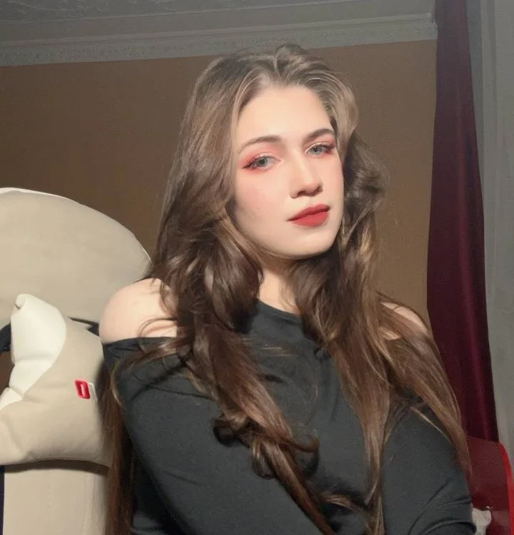 AnnALevina offline chatrum