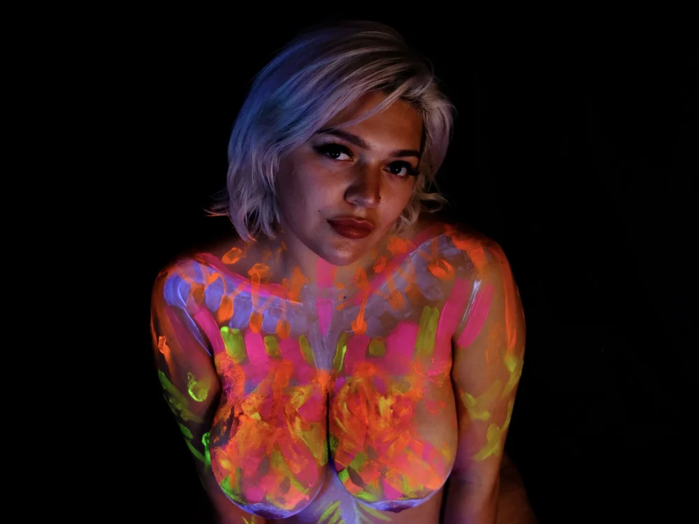adalinestar's Offline Chat Room