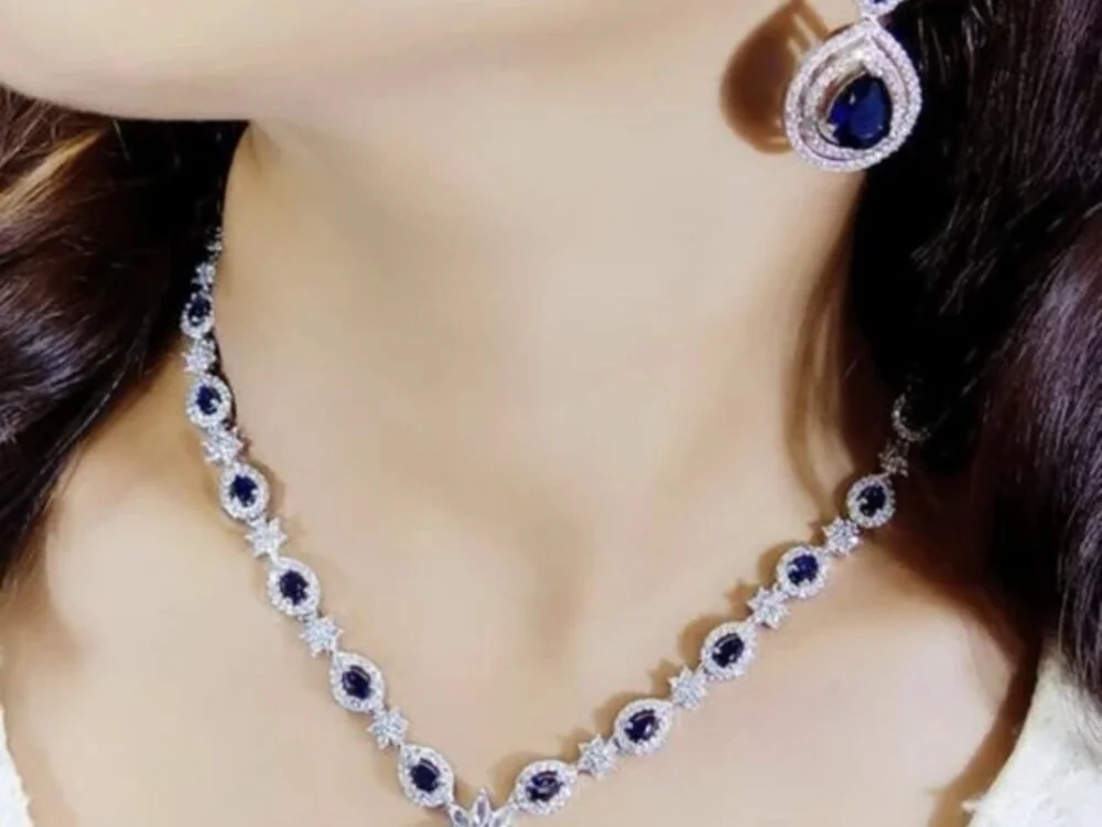 Zarina_hot34 離線 XXX 聊天