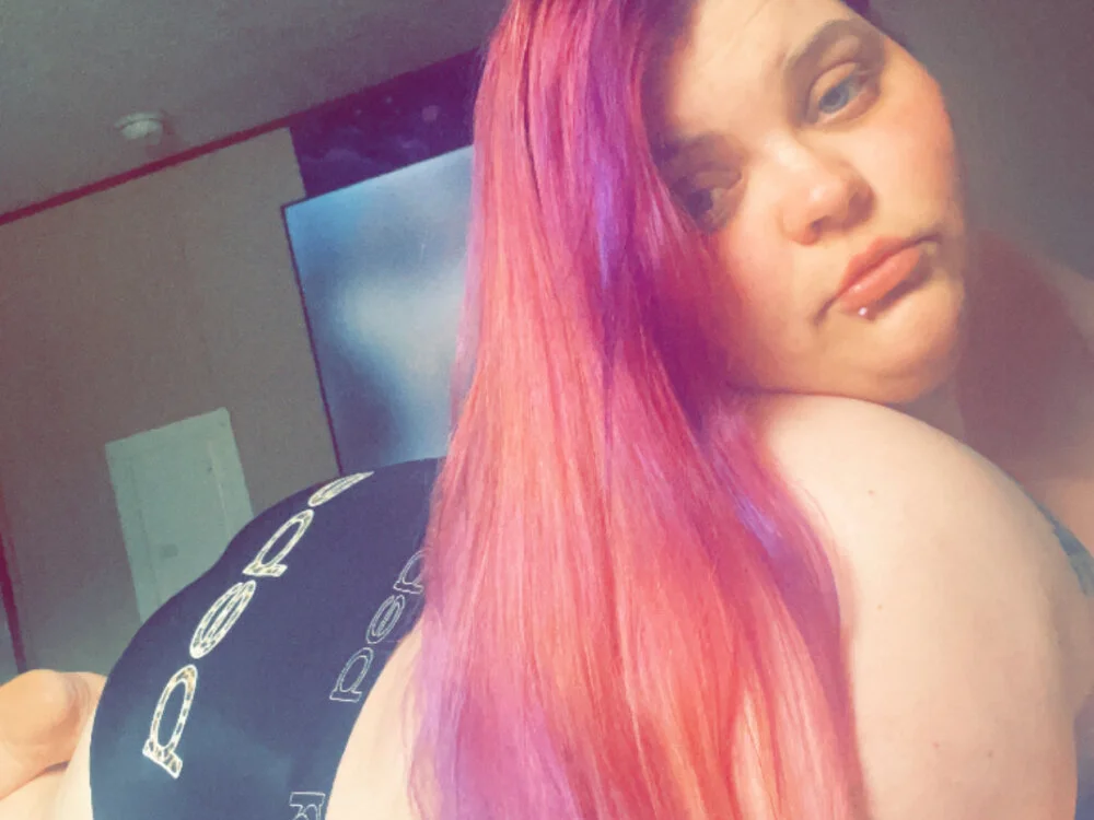 Spoiledhazel's Offline XXX Chat