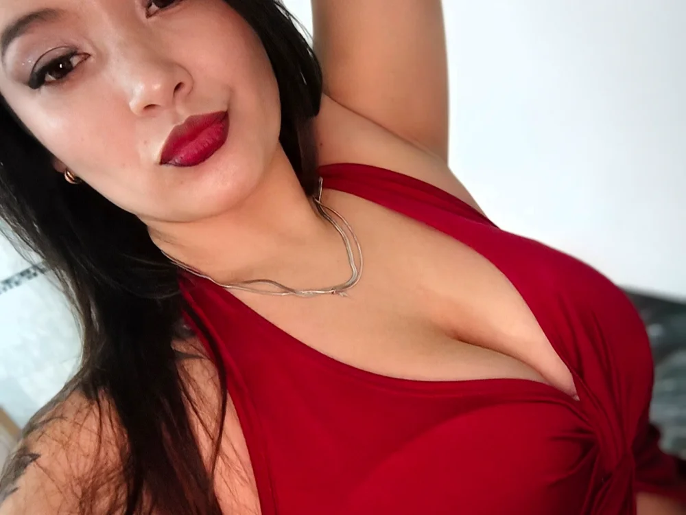 Latinasexy333's Offline XXX Chat