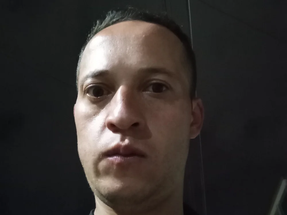 j_amesbond's Offline Chat Room