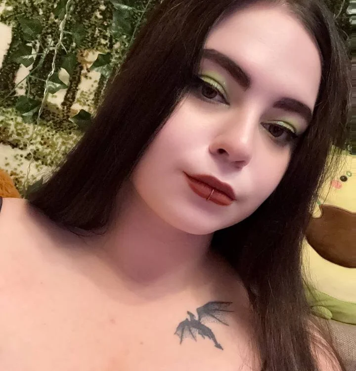 ห้องแชทออฟไลน์ของ Lilith_Mayers
