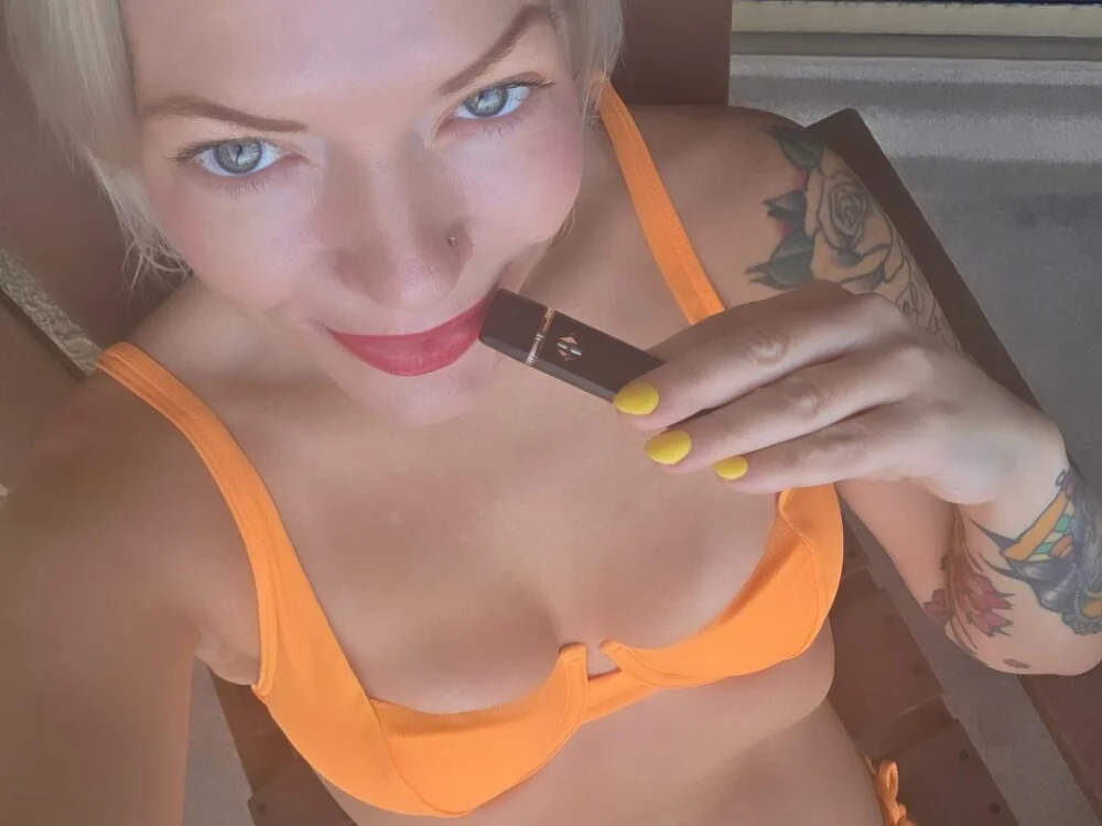 Ember555love Offline XXX Chat